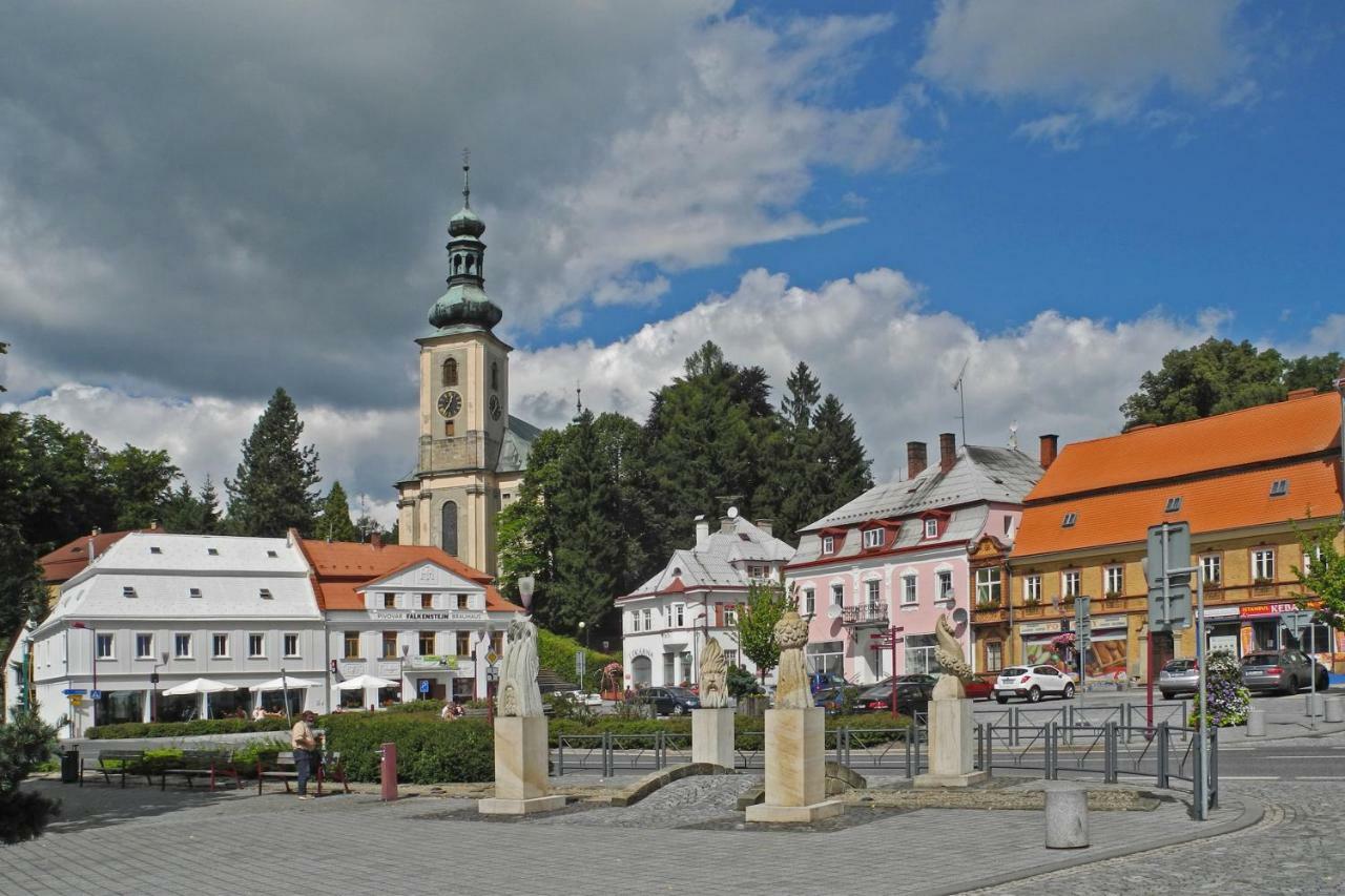 Dum U Sipku Hotel Krásná Lípa Екстериор снимка